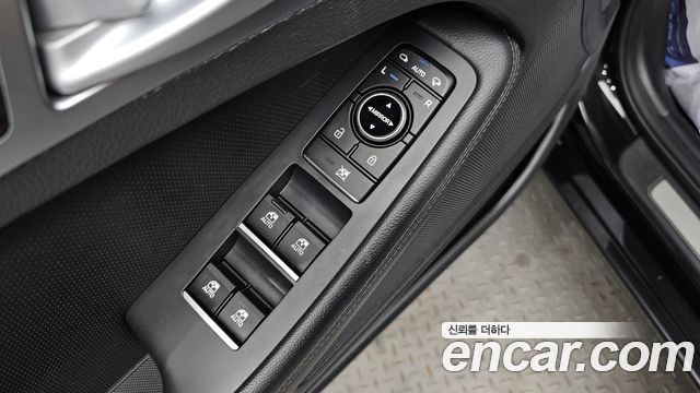 Genesis G80 2018 — photo 12