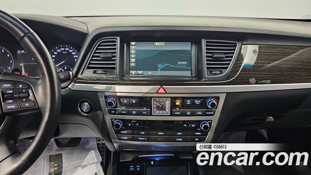 Genesis G80 2018 — photo 17
