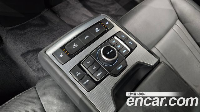 Genesis G80 2018 — photo 19