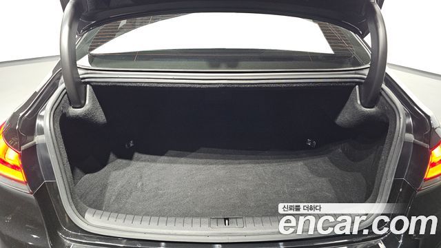 Genesis G80 2018 — photo 20