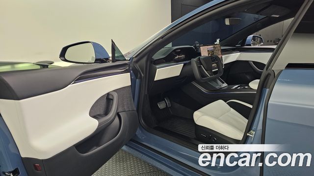 Tesla Model S 2026 — photo 13