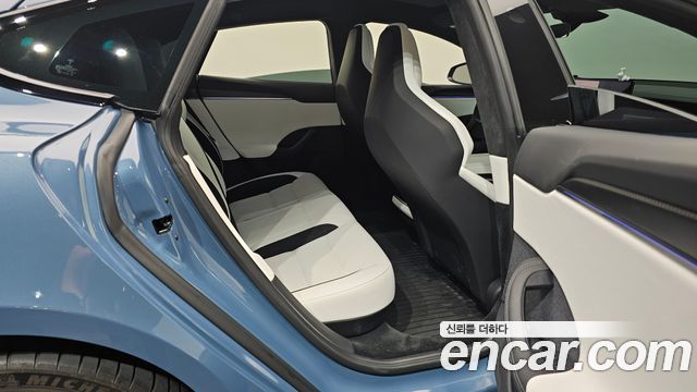 Tesla Model S 2026 — photo 17