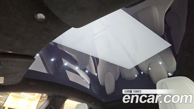 Tesla Model S 2026 — photo 23