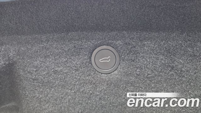 Tesla Model S 2026 — photo 24