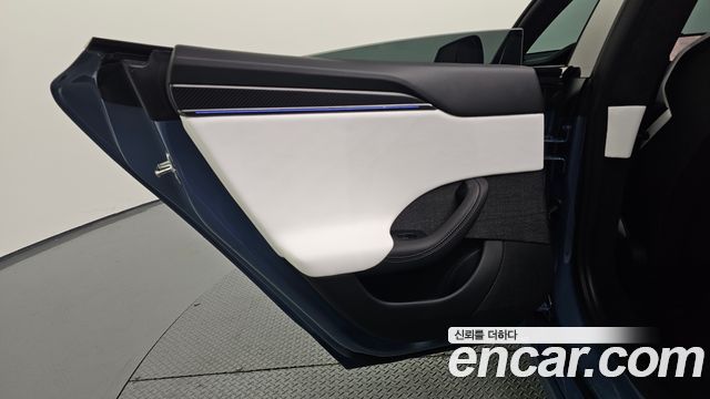 Tesla Model S 2026 — photo 15