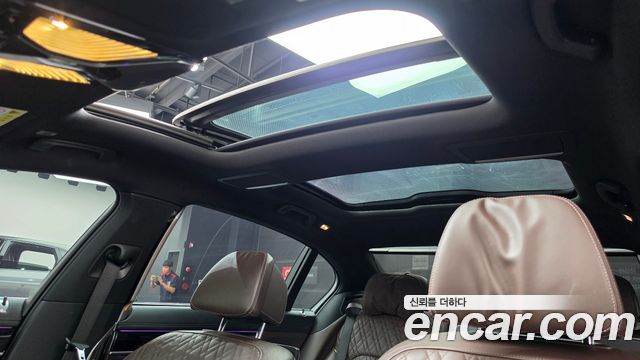 BMW 7-Series 2020 — photo 21