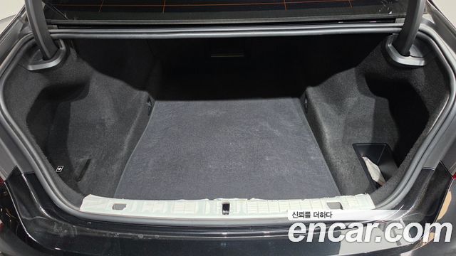 BMW 7-Series 2020 — photo 24