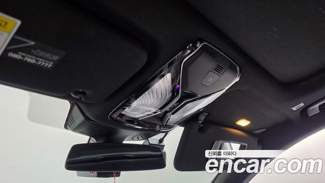 BMW 7-Series 2020 — photo 25