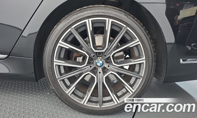 BMW 7-Series 2020 — photo 7