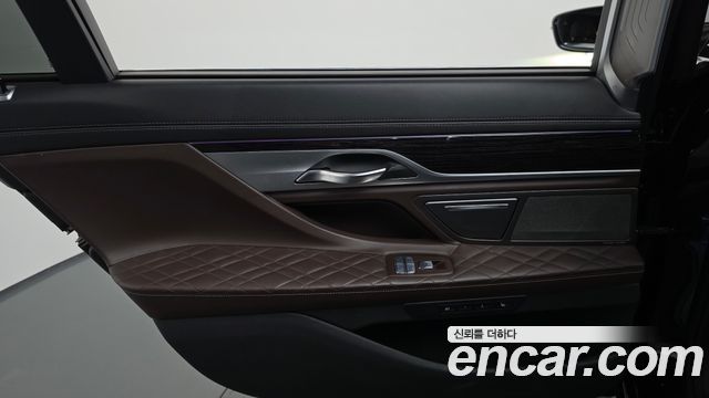 BMW 7-Series 2020 — photo 15
