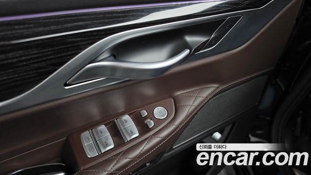 BMW 7-Series 2020 — photo 28