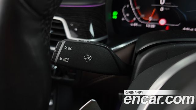 BMW 7-Series 2020 — photo 29