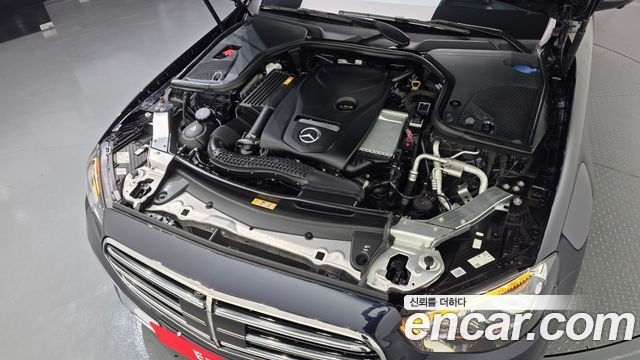 Mercedes-Benz E-Class 2022 — photo 6