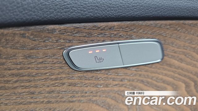 Mercedes-Benz E-Class 2022 — photo 24