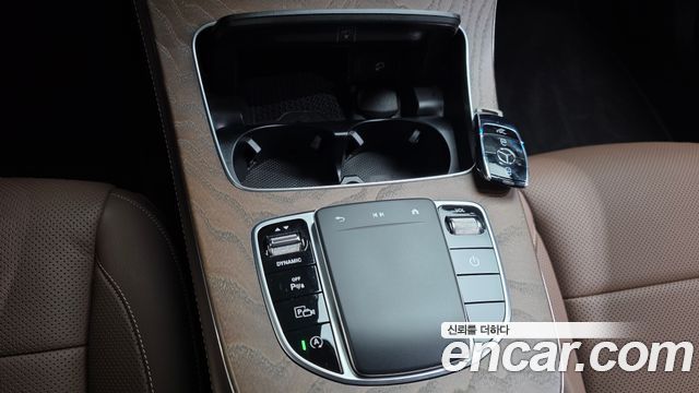 Mercedes-Benz E-Class 2022 — photo 29