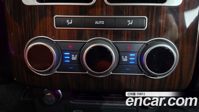 Land Rover Range Rover 2017 — photo 25