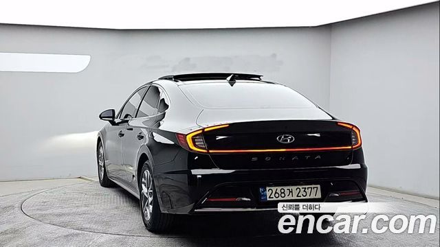 Hyundai Sonata 2022 — photo 2