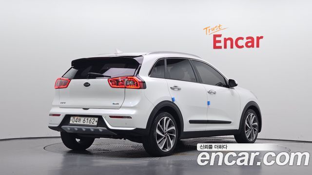 Kia Niro 2018 — photo 2