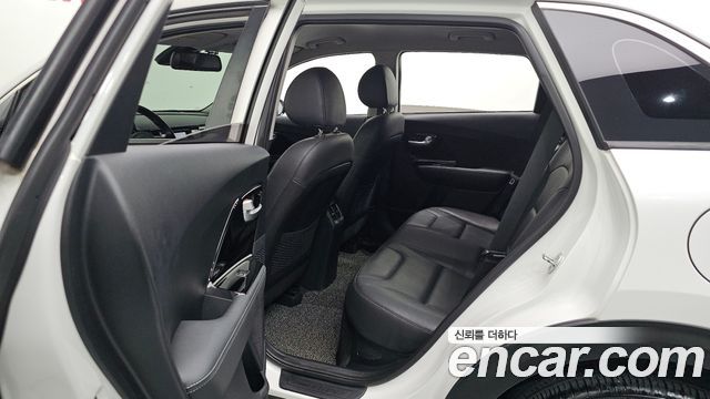 Kia Niro 2018 — photo 17