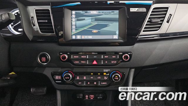 Kia Niro 2018 — photo 18