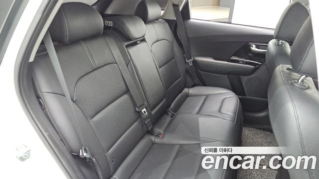 Kia Niro 2018 — photo 24