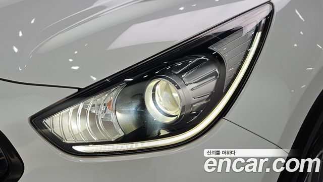 Kia Niro 2018 — photo 8