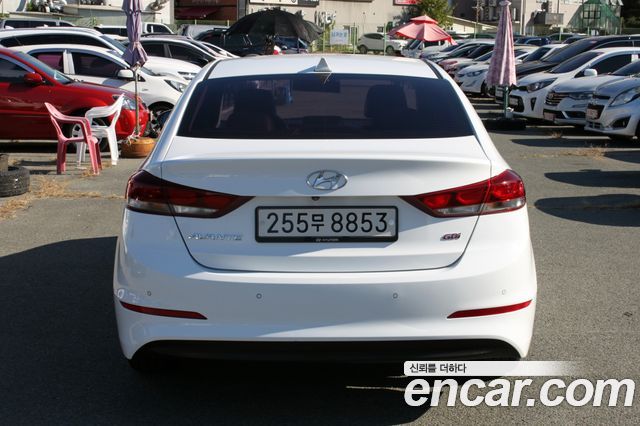 Hyundai AVANTE 2017 — photo 5