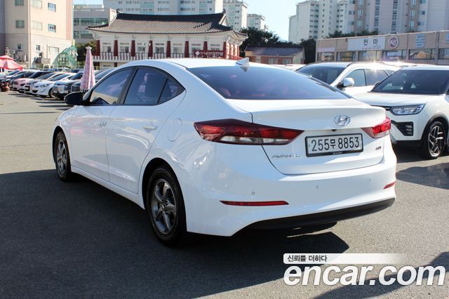 Hyundai AVANTE 2017 — photo 6