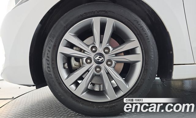 Hyundai AVANTE 2016 — photo 5