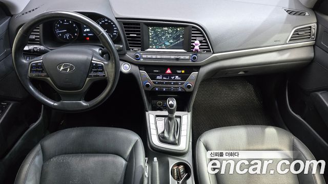 Hyundai AVANTE 2016 — photo 10