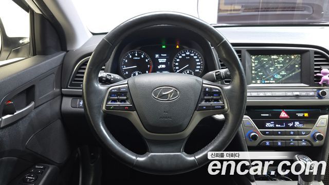 Hyundai AVANTE 2016 — photo 21