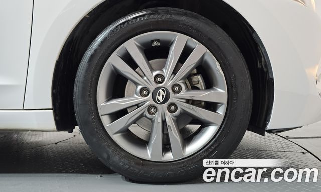 Hyundai AVANTE 2016 — photo 7