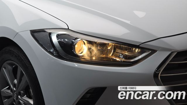 Hyundai AVANTE 2016 — photo 8