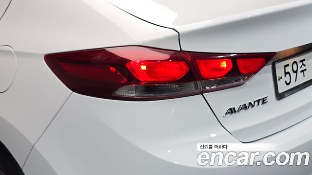 Hyundai AVANTE 2016 — photo 9