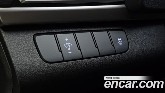 Hyundai AVANTE 2016 — photo 29