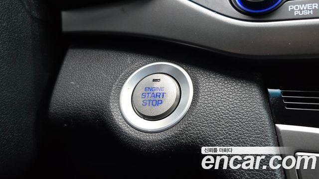 Hyundai AVANTE 2016 — photo 30