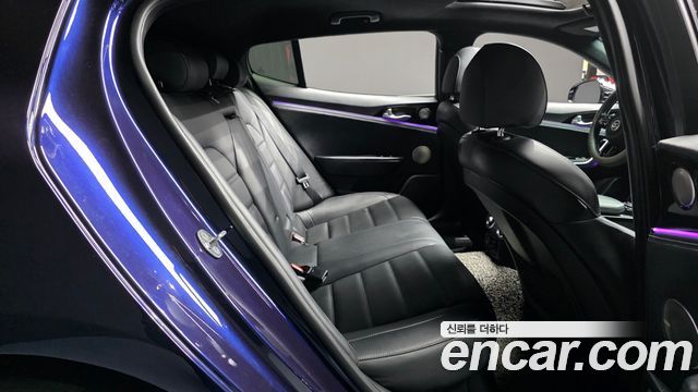 Kia Stinger 2018 — photo 11