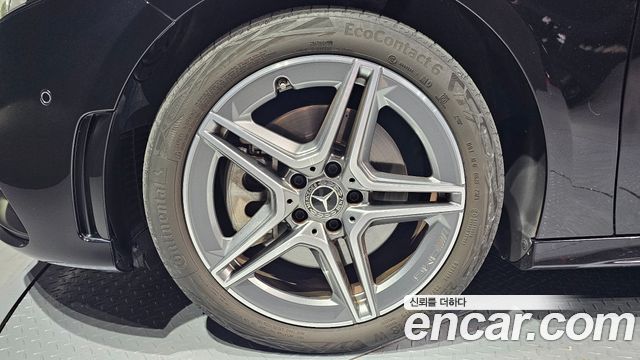 Mercedes-Benz A-Class 2022 — photo 5