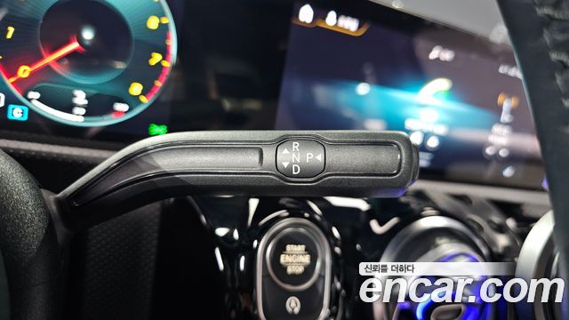 Mercedes-Benz A-Class 2022 — photo 9