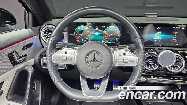 Mercedes-Benz A-Class 2022 — photo 12
