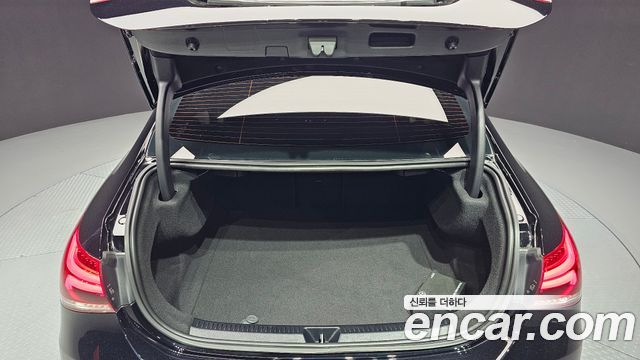 Mercedes-Benz A-Class 2022 — photo 18