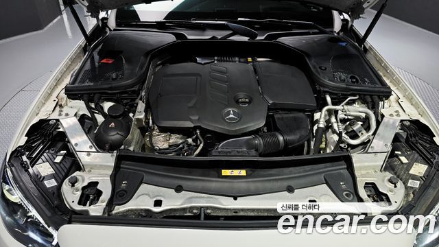 Mercedes-Benz E-Class 2022 — photo 6