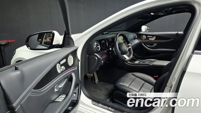 Mercedes-Benz E-Class 2022 — photo 13