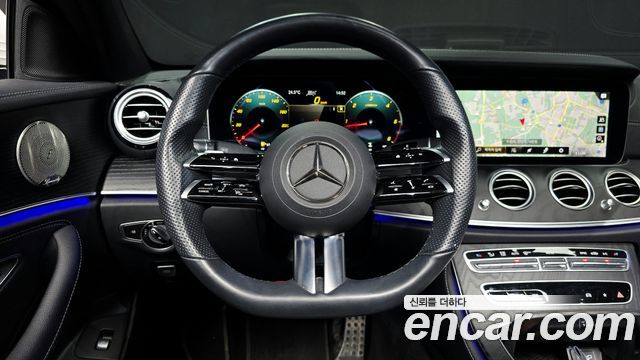 Mercedes-Benz E-Class 2022 — photo 20