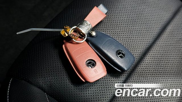 Mercedes-Benz E-Class 2022 — photo 22