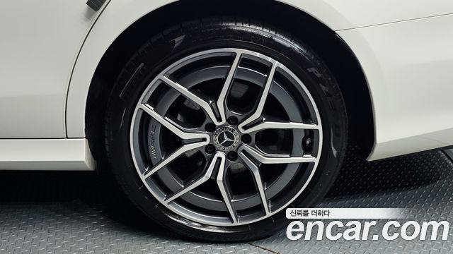 Mercedes-Benz E-Class 2022 — photo 7