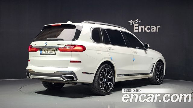 BMW X7 2021 — photo 2