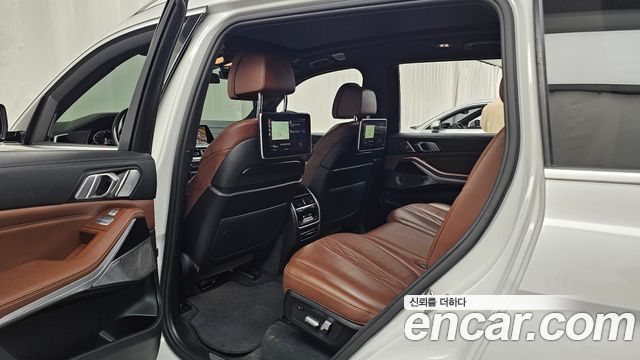 BMW X7 2021 — photo 18