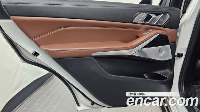 BMW X7 2021 — photo 15