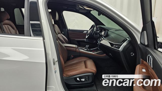 BMW X7 2021 — photo 16